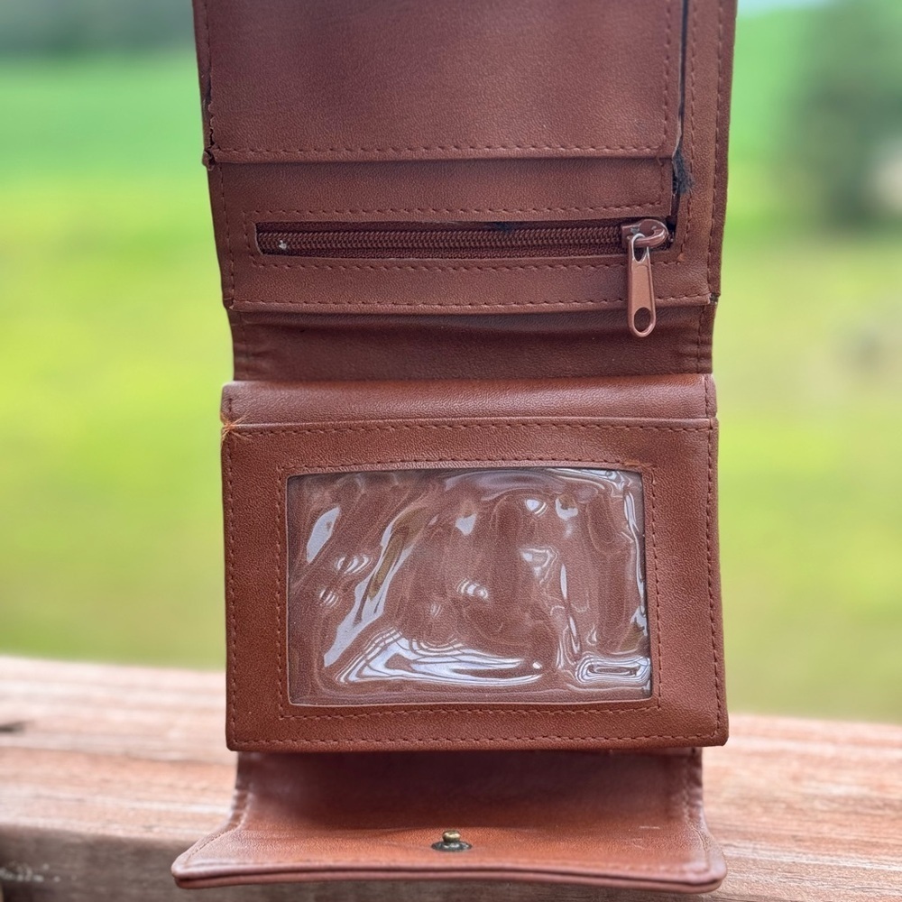 Vintage Esprit Leather Trifold Wallet - Picture 4 of 4